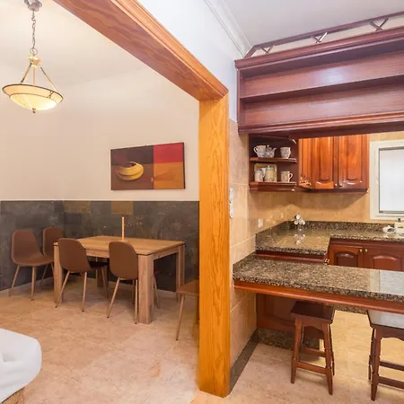 The Red House - 3br With Private Terrace