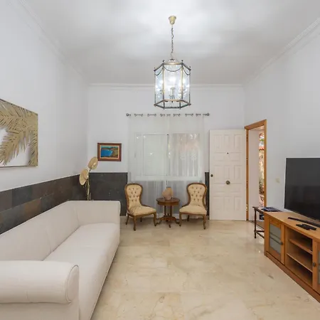 The Red House - 3br With Private Terrace Holiday home *