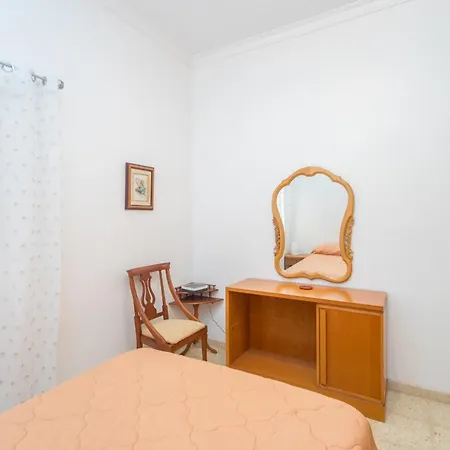 The Red House - 3br With Private Terrace